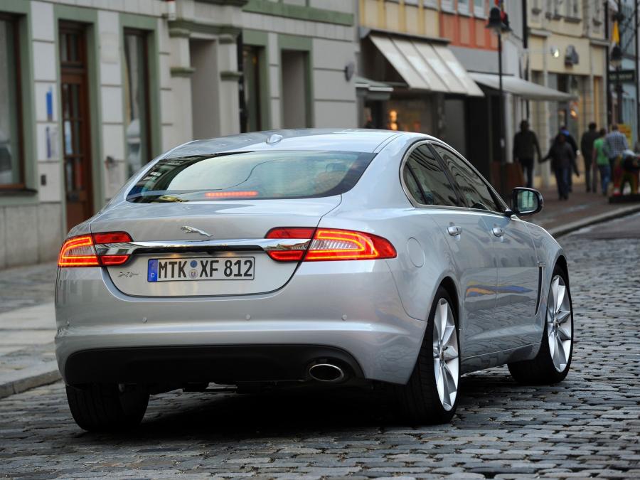  Jaguar XF 2.2 Diesel 2011 года  (фото 3 из 6)
